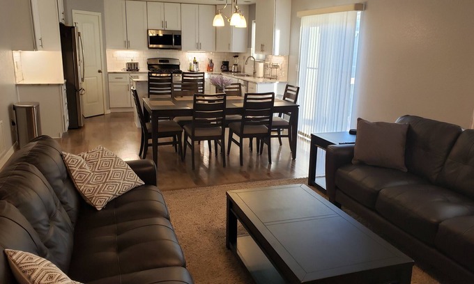 Northgate Casa | Great location! 5 bed 3.5 bath 3,200 square feet - One of the best deals in town