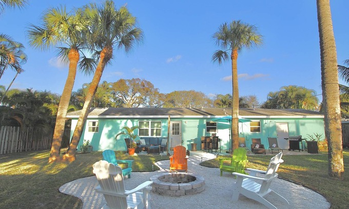 Stuart Casa | Great rates - Great location with firepit, private yard and outdoor shower
