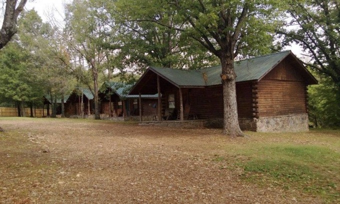 Fifty-Six Cabina | Great Oaks Cabins, Cabin 3