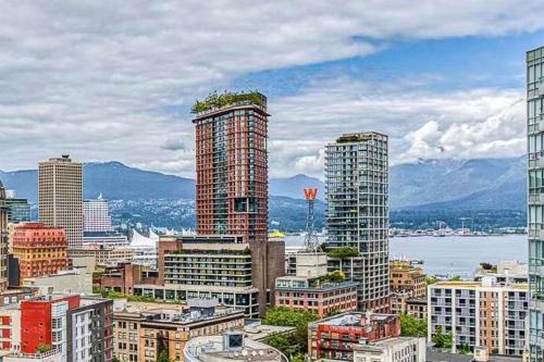 Crosstown Apartamento | Great Ocean Mountain & City views with one free parking