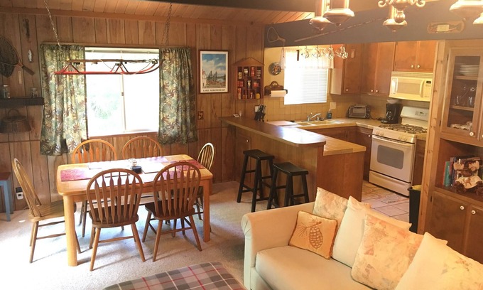 Arrowhead Villas Cabina | Excelente estacionamiento, fácil manejo. Wi-Fi gratis y rápido