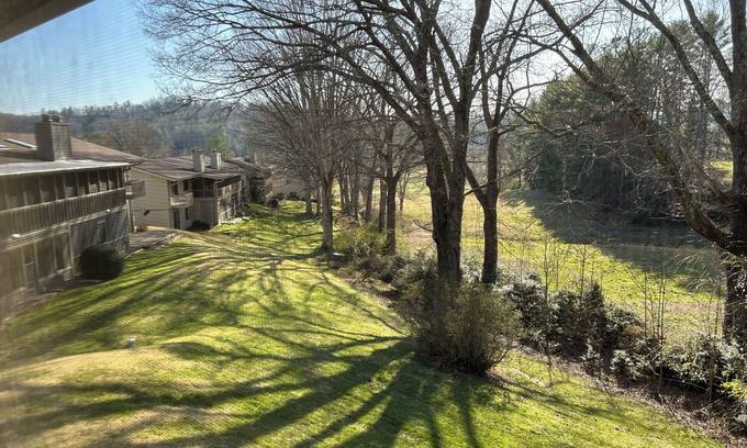 Pisgah Forest Condominio | Great place to enjoy the mountains. Relax and stay a while!