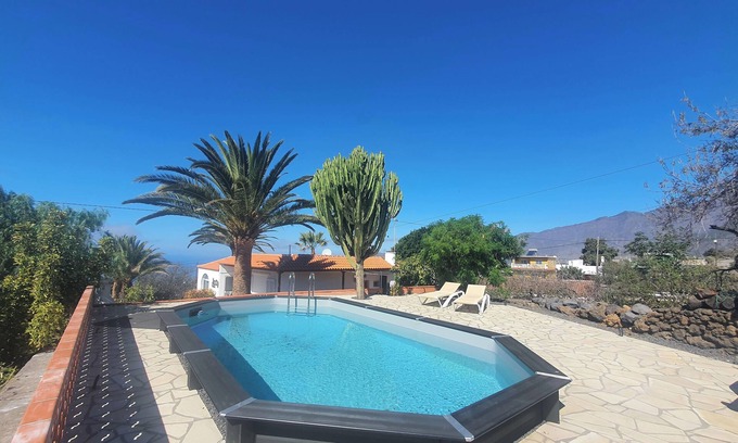 Tajuya Casa | Gran casa tranquila para 4 personas con gran jardín privado