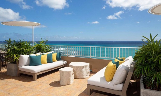 Waikiki Hotel | Great Relaxing Overnight Stay! 2 Comfortable Units, Beachfront Property, Pool