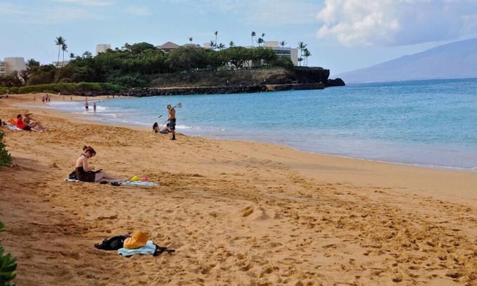 Kaanapali Casa | Great Relaxing Overnight Stay! 2 Ocean Front Units, w/ Balcony! Parking, Pool