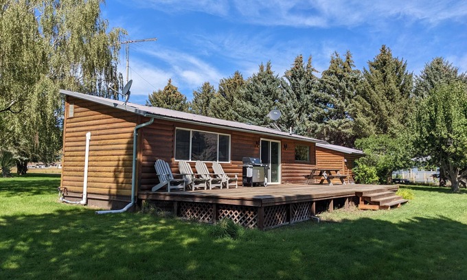 Cascade Cabina | Great river access for boat or wade fishing and a quite river spot.
