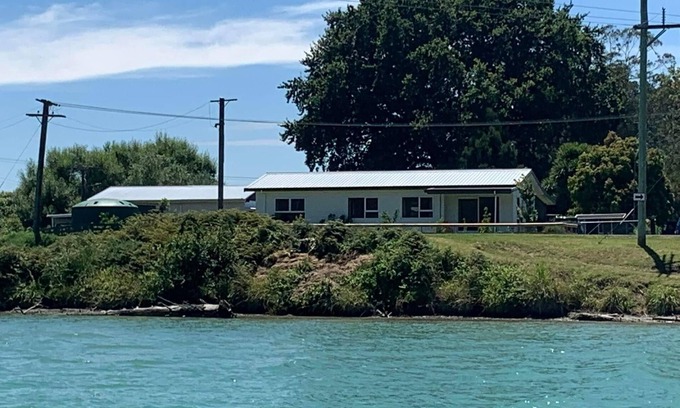 Tolaga Bay Casa | Great river views from this cute modernised and homely cottage!