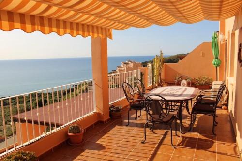 La Parata Apartamento | Great sea view, pool & parking