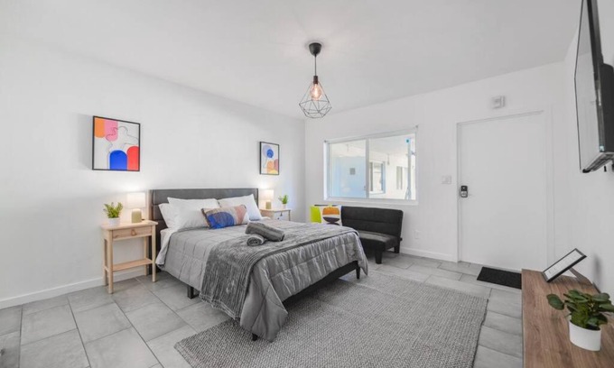 Northeast Miami Apartamento | Great Studio Residence 15 min from the beach