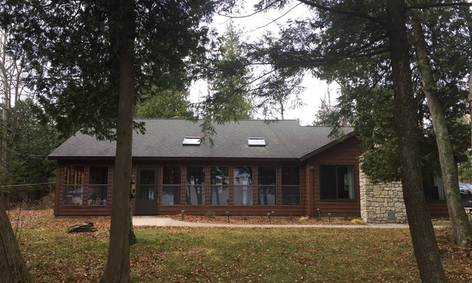 Washington Island Cabaña | Grandes amaneceres, 200 pies del lago Michigan Shorefront, 1. 5 Acres, 2 dormitorios, 1 baño