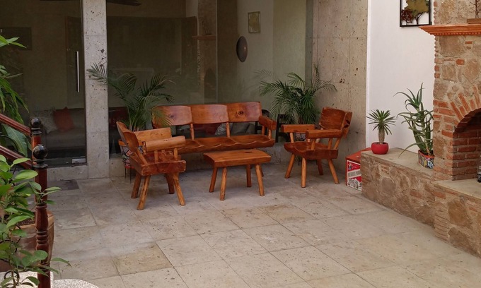 León Casa | Great unique experience, Famil