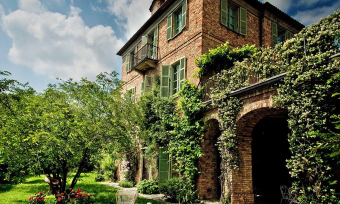 Castagnole delle Lanze Casa | Great Villa in the historic center, for tourism and pleasant stay.