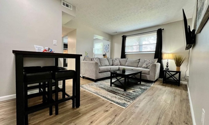 Middletown Apartamento | Great Value New Middletown Apartment Free Laundry