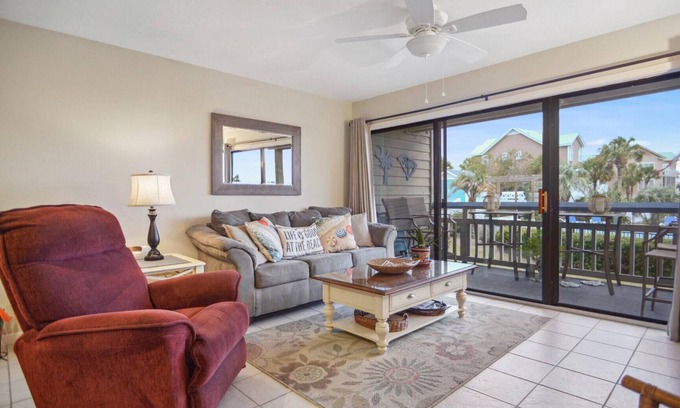Beachwalk Condominio | Gran vista de la piscina y la playa, minutos a pie de la playa