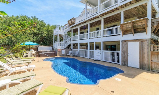 Tuckahoe Casa | Great views from the crow's nest at Here Comes the Sun in Duck, NC!