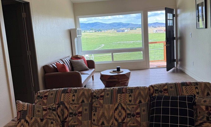 Sheridan Casa | Great views!