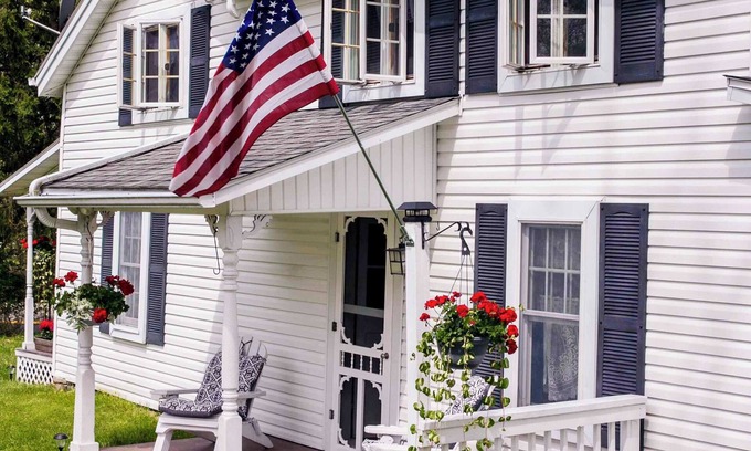 Hammondsport Casa | Green Acres in The Finger Lakes -located along The Keuka Lake Wine Trail
