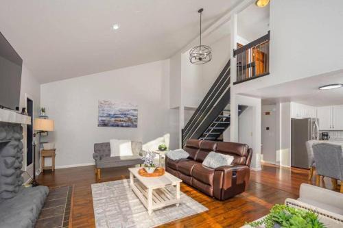 Green Bay Casa | Green Bay Cozy home, 3 bed rooms, 6 beds, 2 bath