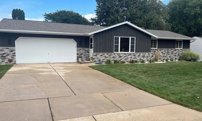 Green Bay Casa | Green Bay retreat just minutes from Lambeau Field
