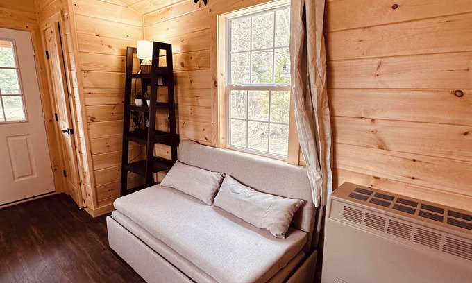 Surry Cabina | Green Cabin in Surry close to Acadia and Bar Harbor