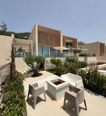 Jala Casa | Green Coast Palase La Solara