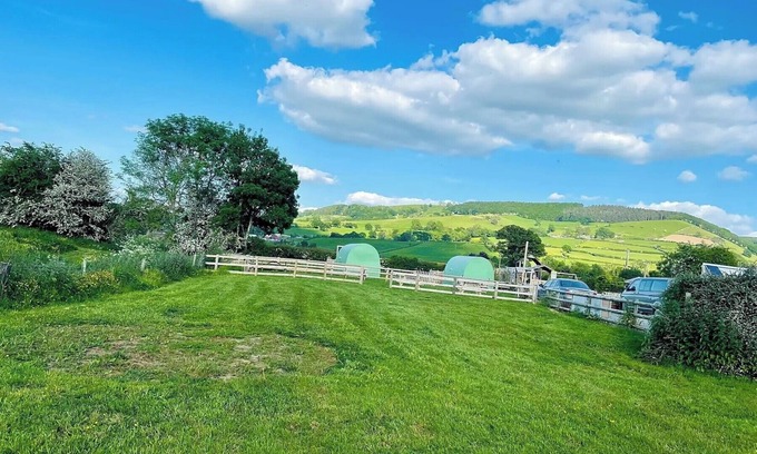 Kingswood Cabina | Green Dragon and Kitchen Pod - Sleeps 2 & Parking