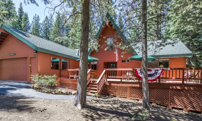 Truckee Cabina | Green Gables Mountain Lodge - Chimenea de leña - Capacidad para 12 personas - Ping Pong
