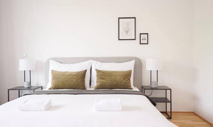 Favoriten Condominio | Green Garden Apartment w/.Balcony near Thermal Spa