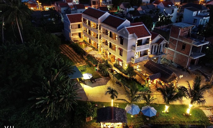 Cam Chau Hotel | Green Grass Land Villa