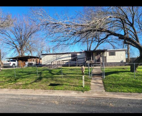 Del Valle Casa | Green Haven Full Property