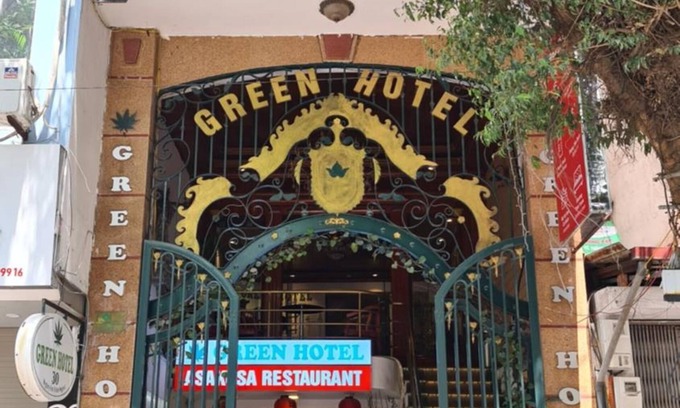 Cong Vi Hotel | Green Hotel