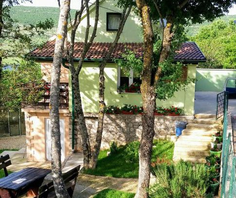 Canton 10 Casa | Green House Source Vrilo