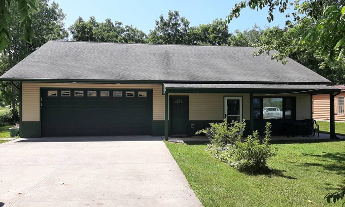 Markesan Cabina | Green Lake View Cottage