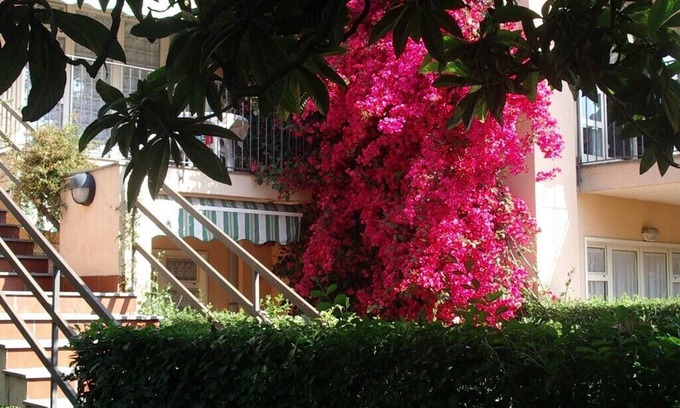 Fiumefreddo di Sicilia Apartamento | Un oasis de tranquilidad, residencia privada con piscina y tenis, playa cercana