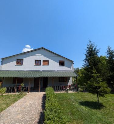 Moscopole Casa | Green Oasis Villa