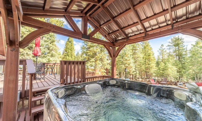 Meadow View Heights Cabina | Green Pines Cottage!