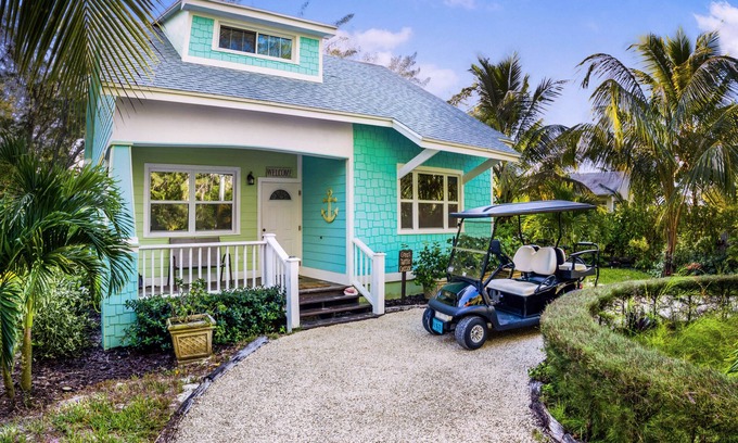 Spanish Wells Casa | Green Turtle Cottage / 1 minuto a pie de Spectacular Beach en la tranquila calle sin salida
