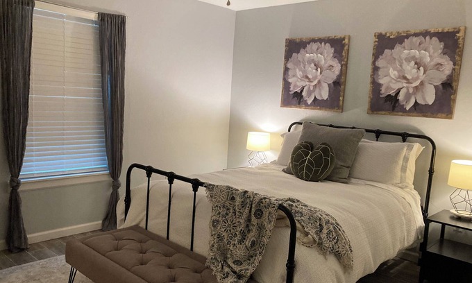 Stillwater Casa | Greenbriar Oasis #2-Shade for your ride/Yard for your dog