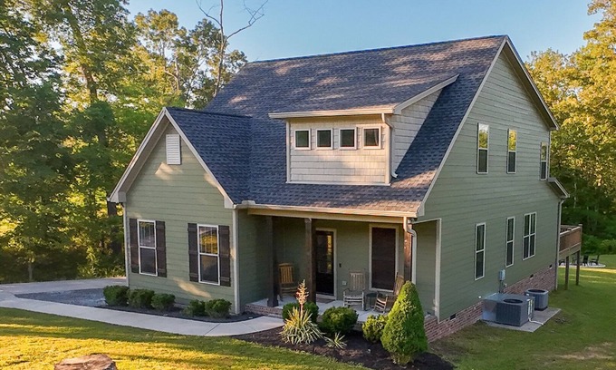 Greenbrier Casa | Greenbrier Landing: Tranquil Luxury on 6 Acres