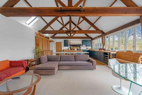 Whichford Casa | Greenhill Farm Barn- Stunning Cotswold Barn with Billiards Room