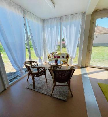 Bekecs Otro | GreenPark Tiny House, Garden Terrace & Parking