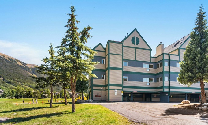East Village at Copper Apartamento | Greens at Copper #315 By Summit County Mountain Retreats