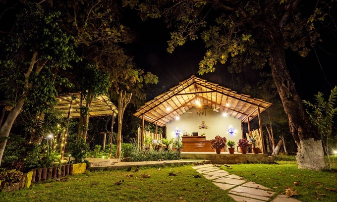 Sarangpur Hotel | Greenscape By Beyond Stay Madhai