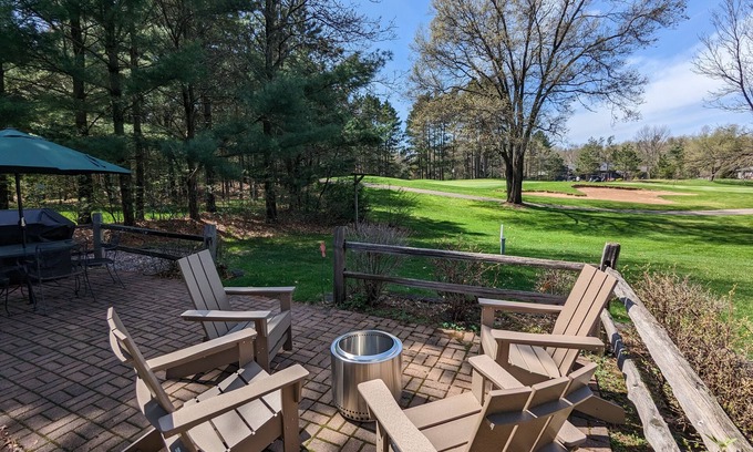 Rome Casa | Greenside on Lake Arrowhead Golf open floor plan, great location, Golden Tee
