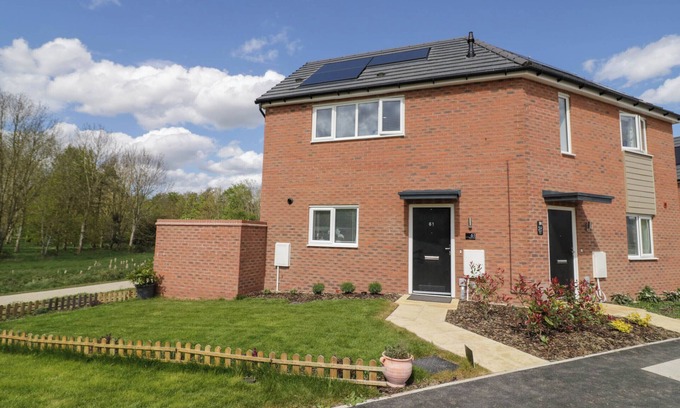 Long Marston Cabaña | GREENWAY VIEW, pet friendly, with a garden in Lower Quinton