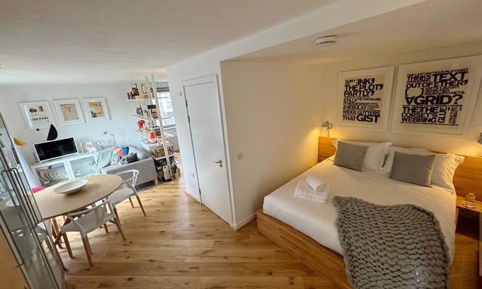 Greenwich West Apartamento | GREENWICH LUX STUDIO LONDON. 1-3months+. Central, From GBP288- GBP1620per mth