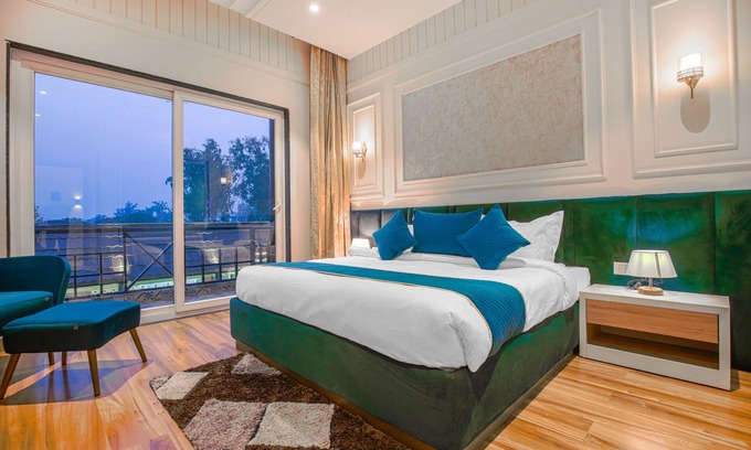 Amritsar Hotel | Greenwood Villa by Levelup