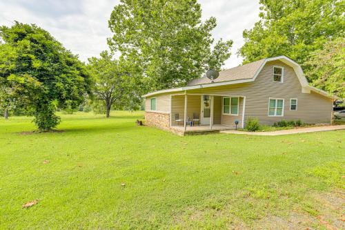 Higden Casa | Greers Ferry Home with Fire Pit Near Shiloh Marina!