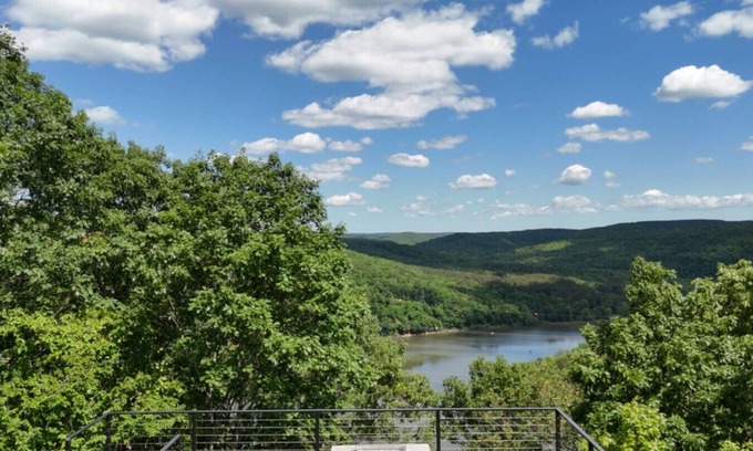 Edgemont Casa | Greers Ferry Lake Modern