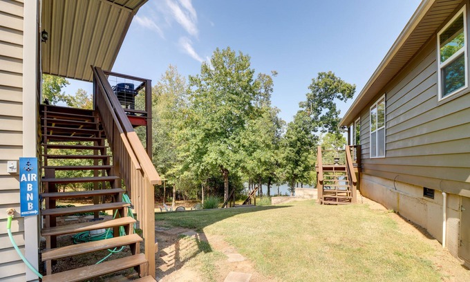 Higden Casa | Greers Ferry Vacation Rental w/ Deck & Lake Access